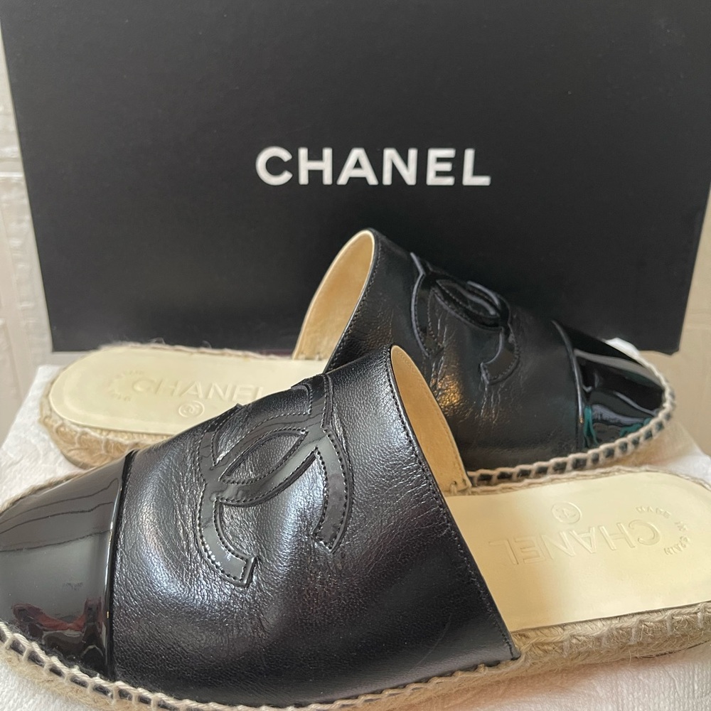 Authentic Chanel Leather Patent Espadrille Slide Miles